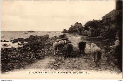 CPA PLOUGRESCANT Le Chemin de Pors-Scorff (1295755)