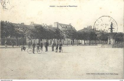 CPA Poissy La Place de la République