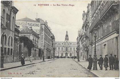 Poitiers - La Rue Victor-Hugo