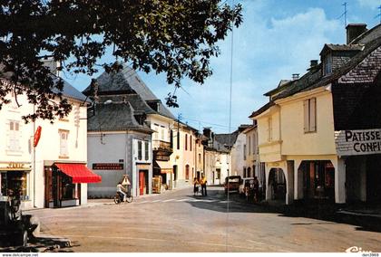 PONTACQ - La place du Barry