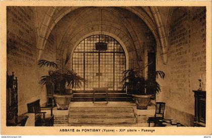 CPA Abbaye de Pontigny Passage (1183898)