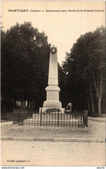 CPA Pontigny Le Monument aux morts (1184282)