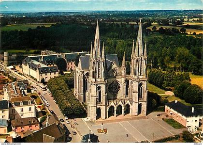 53 - Pontmain - La Basilique - Vue aérienne - CPM - Voir Scans Recto-Verso