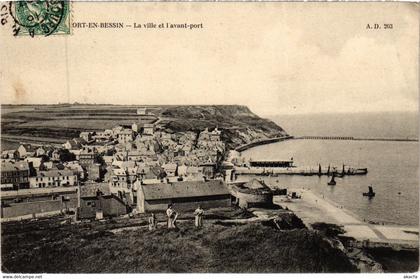 CPA PORT-en-BESSIN-HUPPAIN La Ville et l'Avant-Port (1258136)