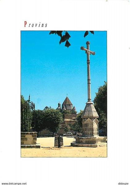 77 - Provins - Place du Chatel avec son vieux Puits - Flamme Postale de Provins - CPM - Voir Scans Recto-Verso