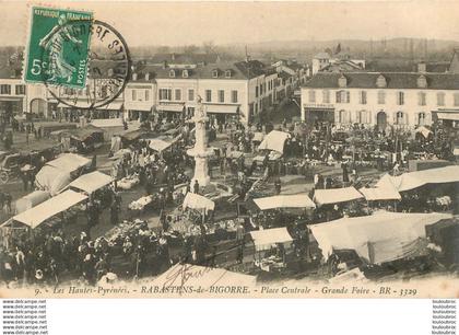 RABASTENS DE BIGORRE PLACE CENTRALE GRANDE FOIRE