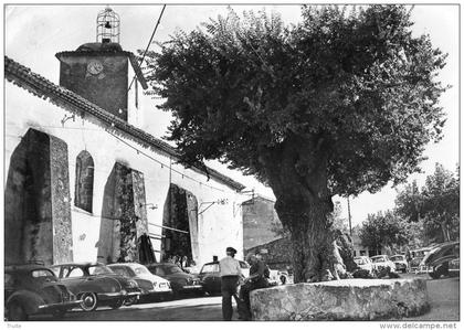 RAMATUELLE LA PLACE DE L'ORMEAU ET LE CLOCHER