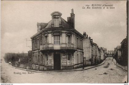 CPA Ruffec Rue Gambetta et la Gare FRANCE (1074220)