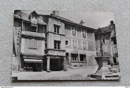 Cpm, saint Chély d'Apcher, place du marché, maison ancienne, Lozère