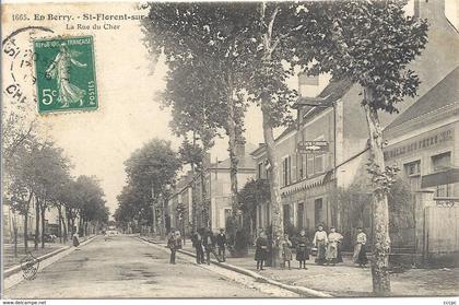 CPA Saint-Florent-sur-Cher La Rue du Cher