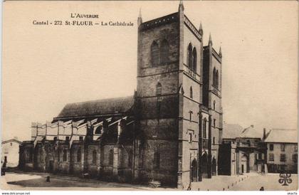 CPA Saint Flour La Cathedrale FRANCE (1090333)