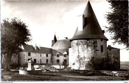 63 - SAINT GERMAIN LEMBRON -- Château de Villeneuve Lembron