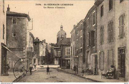 CPA SAINT-GERMAIN-LEMBRON La Route d'Issoire - Street Scene (1255843)