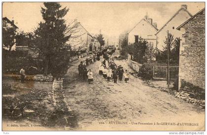 SAINT-GERVAIS-D'AUVERGNE PROCESSION PRECURSEUR