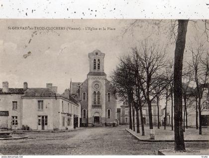 SAINT-GERVAIS-LES-TROIS-CLOCHERS L'EGLISE ET LA PLACE