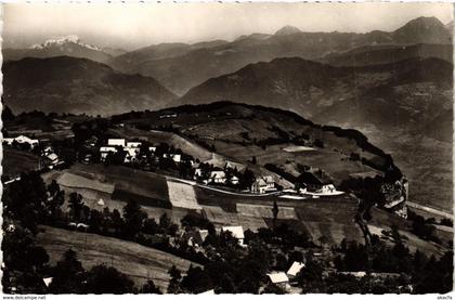 CPA Saint-Hilaire-du-Touvet - Le Village et les Alpes FRANCE (961829)