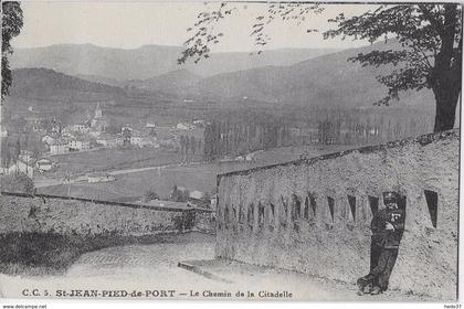 Saint-Jean-Pied-de-Port - Le Chemin de la Citadelle