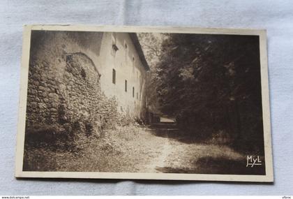 Saint Junien, l'allée de la terrasse derrière le château du Châtelard, Haute Vienne 87