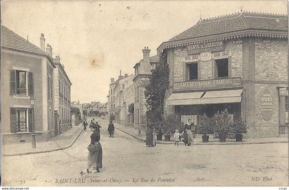 CPA Saint-Leu-La-Forêt La Rue de Pontoise