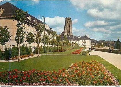 50 - Saint-Lo - Le Jardin Public vers Notre-Dame - Fleurs - Flamme Postale de Saint-Lo - CPM - Voir Scans Recto-Verso