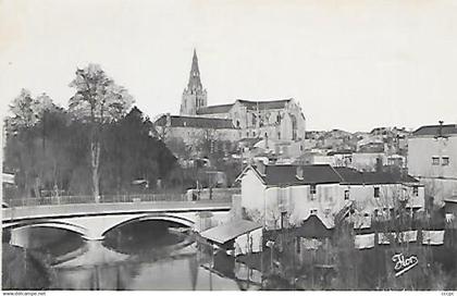 CPSM Saint-Maixent-l'Ecole vue générale