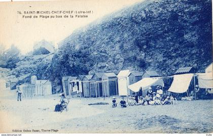 SAINT-MICHEL-CHEF-CHEF FOND DE PLAGE AU BAS DE LA FALAISE