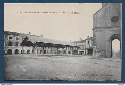 SAINT NICOLAS DE LA GRAVE - Place de la Halle