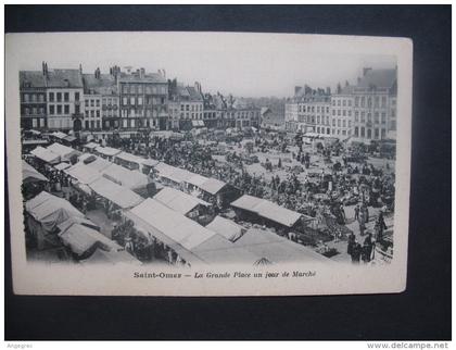 CPA    Saint-Omer     "  La Grande Place un jour de  Marché  "