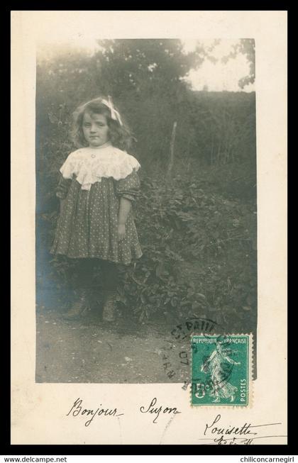 Cp Photo - St - SAINT PAUL CAP de JOUX - Fillette dans la nature - Portrait - Oblitération St Paul Cap de Joux 1907