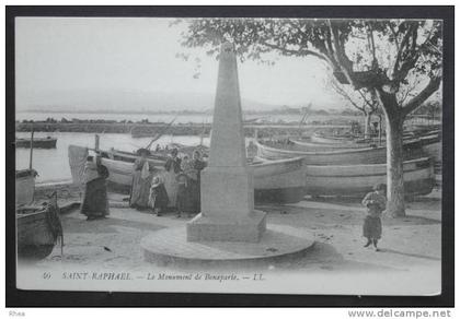 83 Saint-Raphaël 40 SAINT-RAPHAËL - Le Monument de Bonaparte napoleon monument bonapar D83D K83118K C83118C RH002013