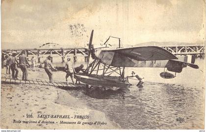 Carte postale ancienne de  SAINT RAPHAEL - FREJUS