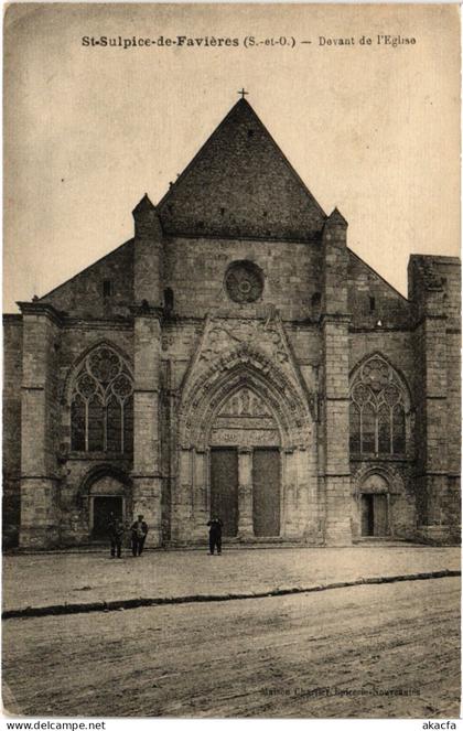 CPA SAINT-SULPICE-de-FAVIERES Devant de l'Eglise (1354241)