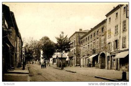 SAINT-SYMPHORIEN-sur-COIS           E   - Place des Terreaux