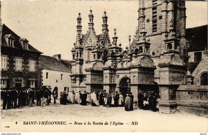 CPA Saint-Thegonnec - Noce a la Sortie de l'Eglise (1033181)