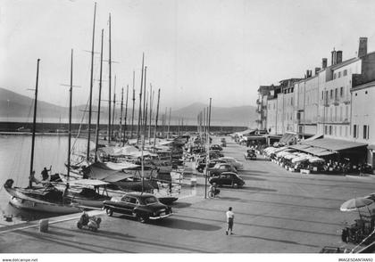 83 SAINT TROPEZ AA#DC169 LE PORT LES QUAIS ET LES GRANDS HOTELS VOITURES ANCIENNES CAFES RESTAURANTS