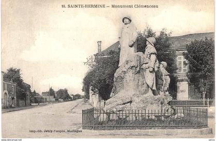 Carte POSTALE Ancienne de SAINTE HERMINE - Monument Clémenceau