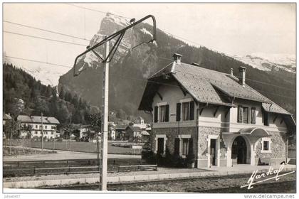 SAMOENS (74) vue de la gare de chemin de fer