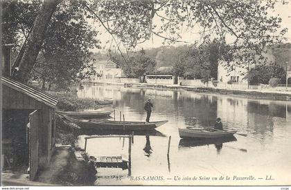 CPA Bas-Samois Un coin de Seine vue de la Passerelle