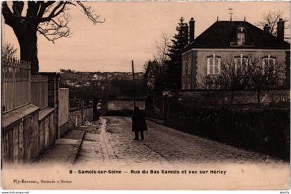 CPA Samois Rue du Bas Samois et vue s Hericy FRANCE (1300905)