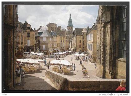 24 Sarlat-la-Caneda SARLAT (Dordogne) Capital du Périgord Noir La Place Liberté place D24D K24520K C24520C RH004606