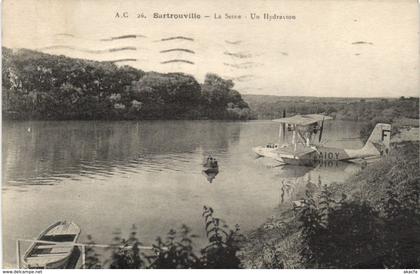 CPA SARTROUVILLE-La SEINE-Un Hydravion (260740)