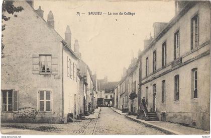 Saulieu - La rue du Collège