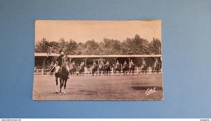 CPA  Saumur  Carrousel Militaire