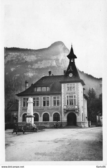 scionzier * place de la mairie , la poste et le monument aux morts