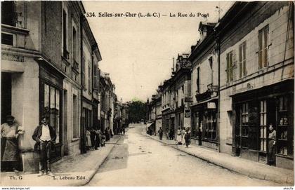 CPA SELLES-sur-CHER - La Rue du Pont (253334)