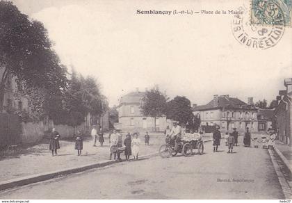 Semblançay - Place de la Mairie