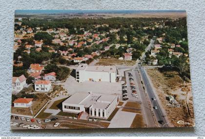 Cpm, Soulac sur mer, vue aérienne, le casino et la salle des fêtes, Gironde 33