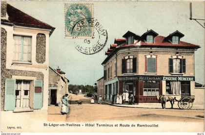 CPA St-Léger-en-Yvelines Hotel Terminus Route de Rambouillet (1391924)