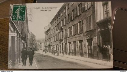 Tarare - Rue de la République, l'Hôtel de Ville