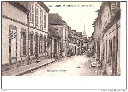 TILLIÈRES-SUR-AVRE. - La rue du Fort.